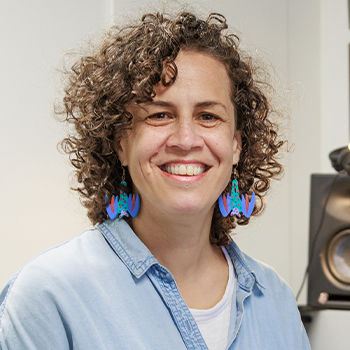 Headshot of Lynnette Smith